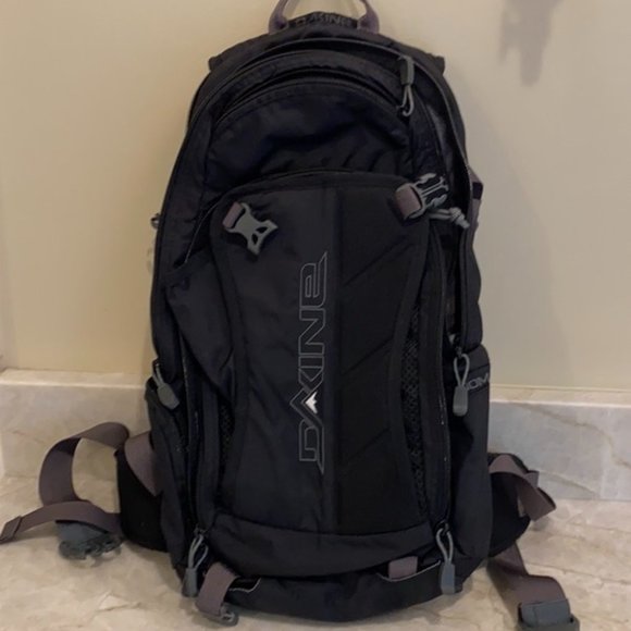 Dakine Nomad Mountain Biking back pack